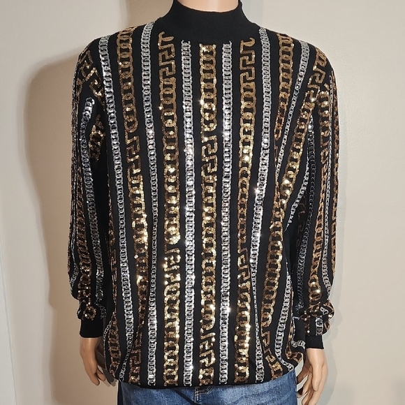 Elegant Black and Gold Sequin Crewneck Sweater - Picture 2 of 11